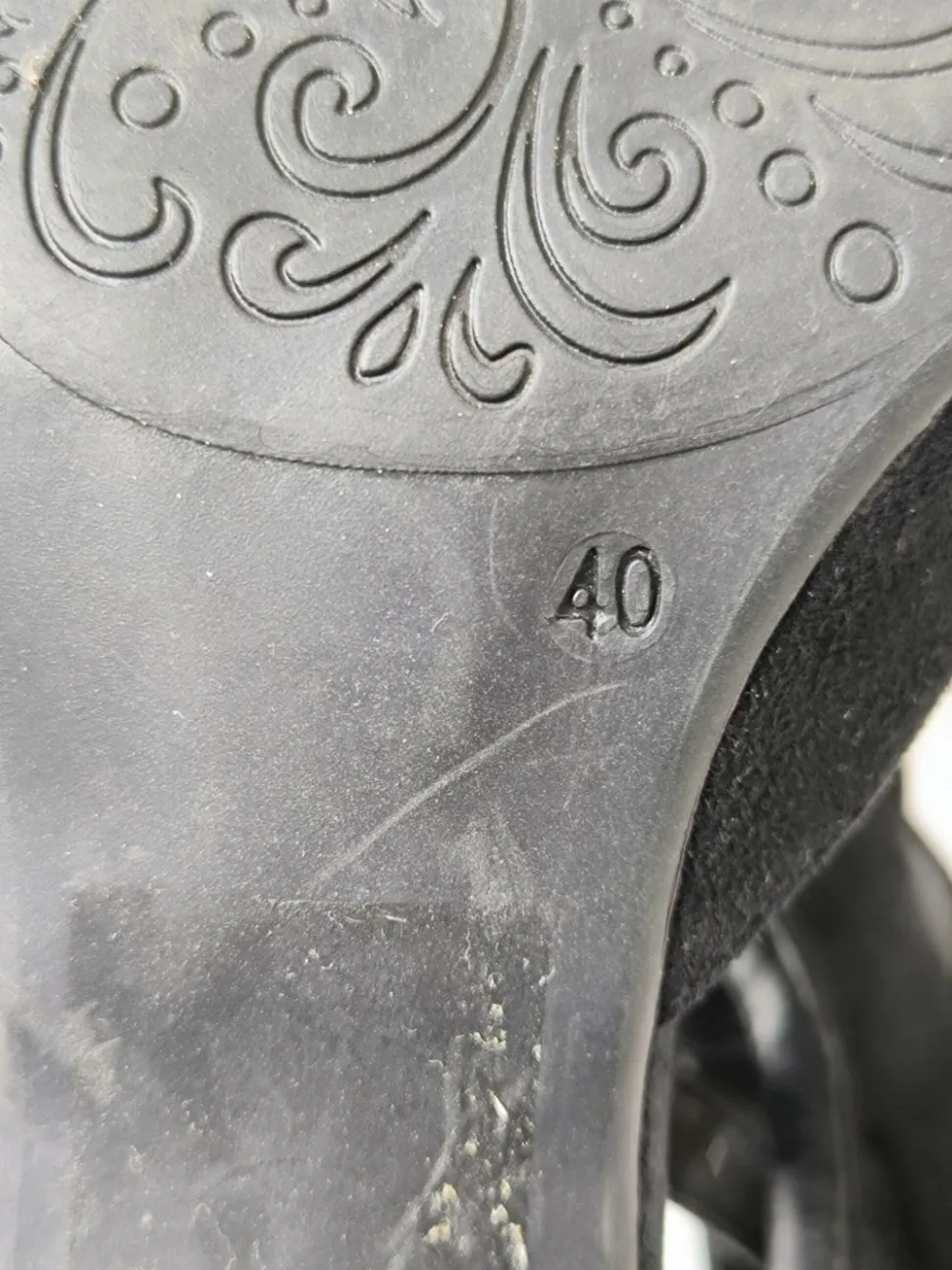Cut-Out-Stiefeletten Größe 40