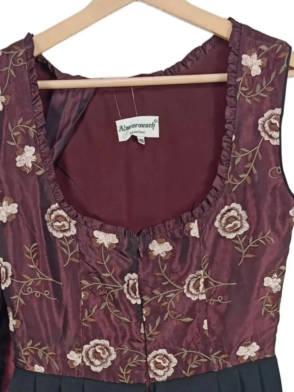 Dirndl Größe 36