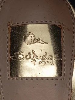 Hochfront-Pumps Größe 37