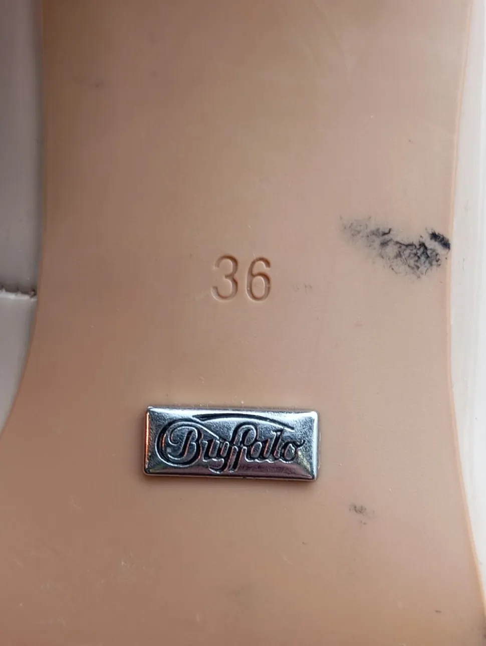 Klassische Pumps Größe 36