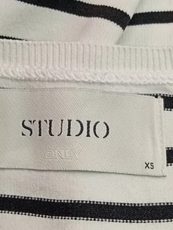 Kurzarm-Bluse Größe 34