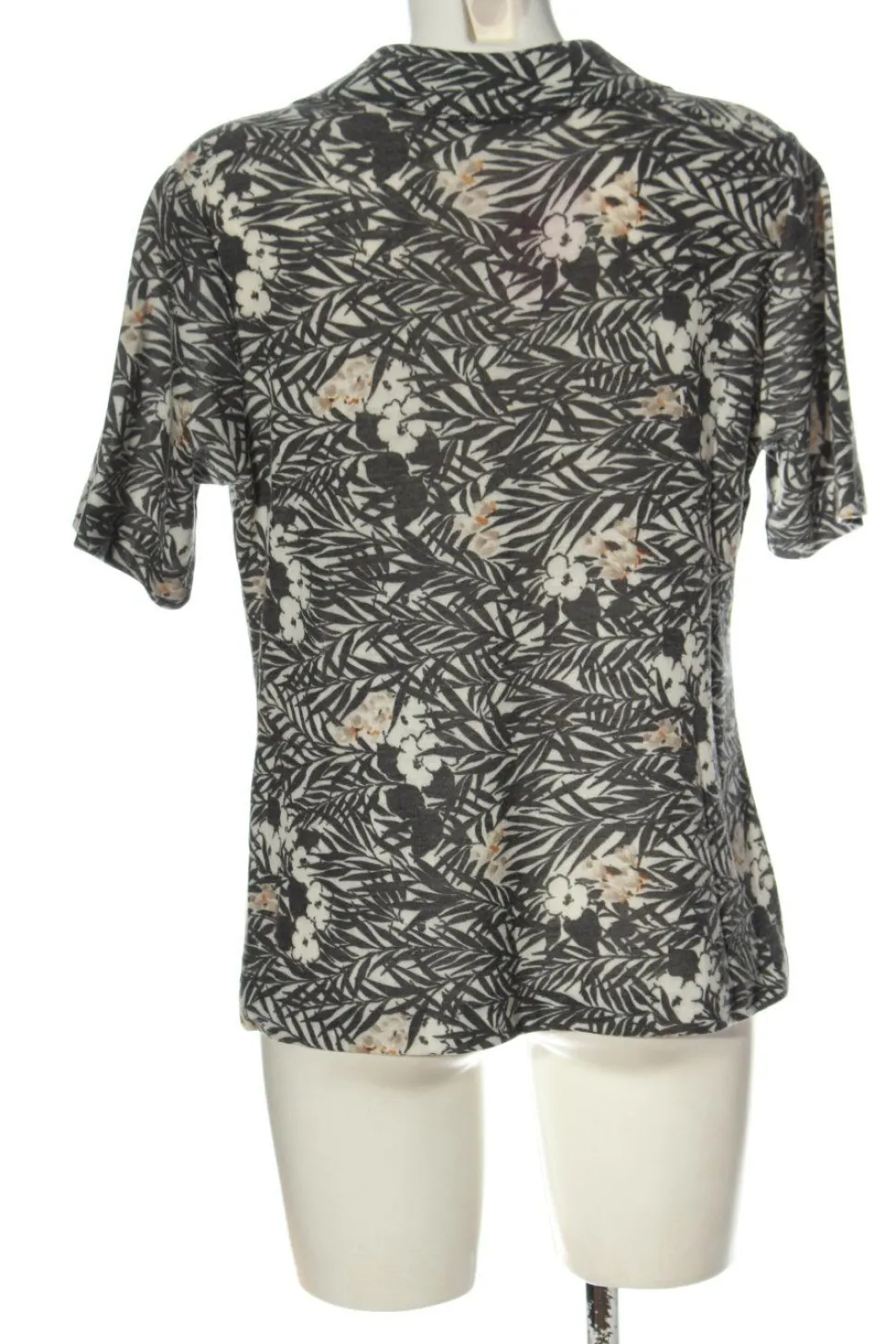 Kurzarmstrickjacke Größe 46