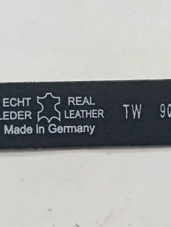 Ledergürtel Größe 90