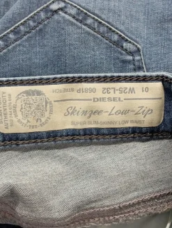 Röhrenjeans Größe 34