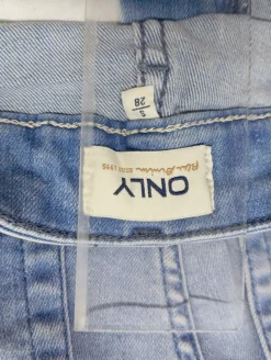 Röhrenjeans Größe 36