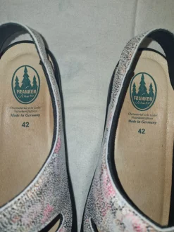 Sandalen Größe 42