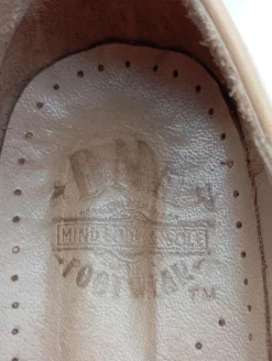 Schlüpfschuhe Größe 37