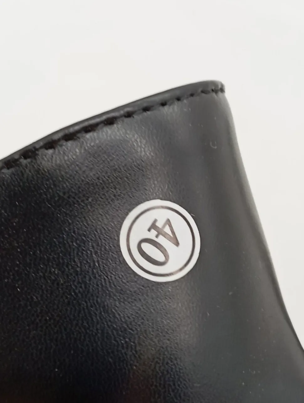 Schlüpfschuhe Größe 40