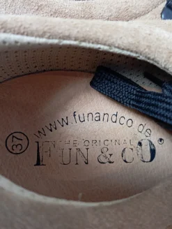 Schnürsneaker Größe 37