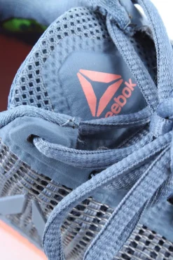 Schnürsneaker Größe 38,5