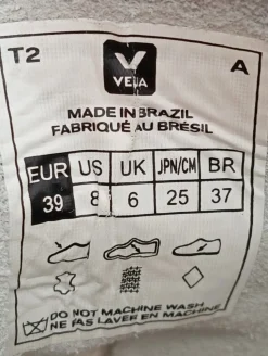 Schnürsneaker Größe 39