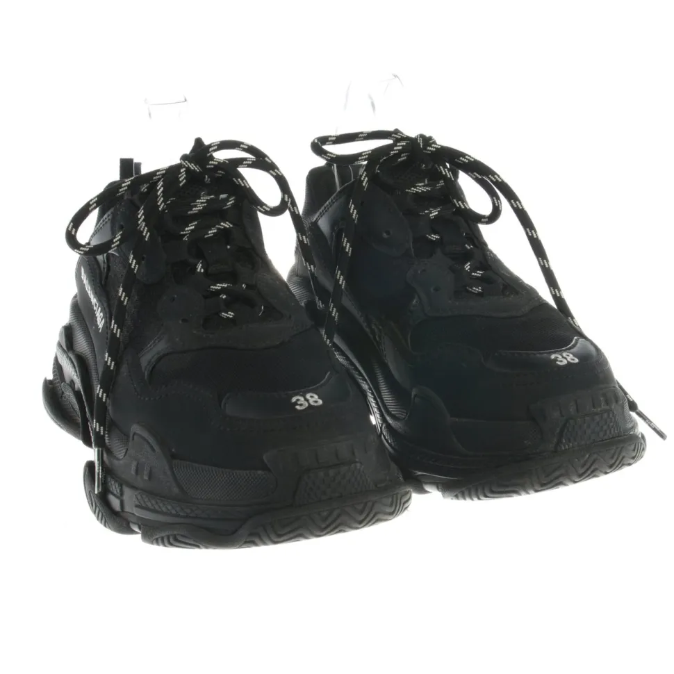 Sneaker Größe 38
